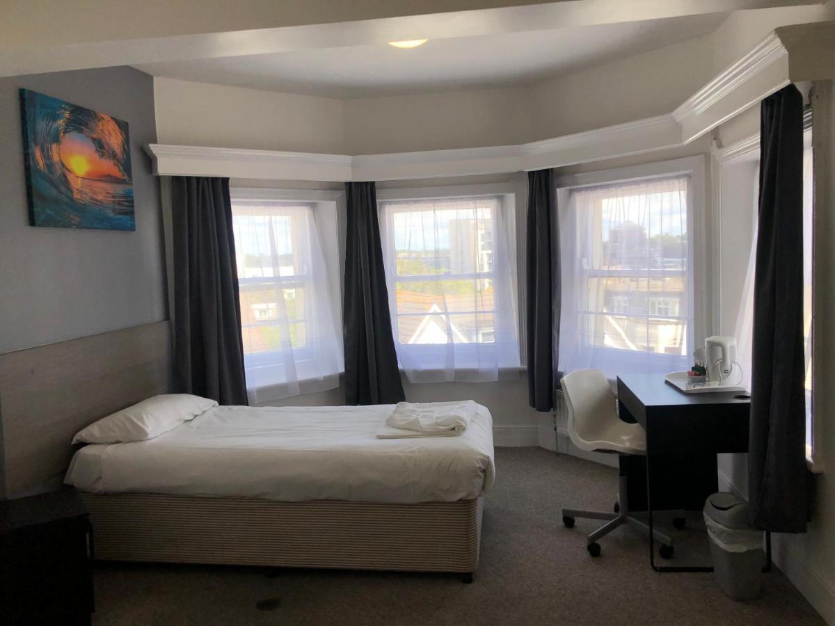 בורנמות' Capital One Hotel מראה חיצוני תמונה