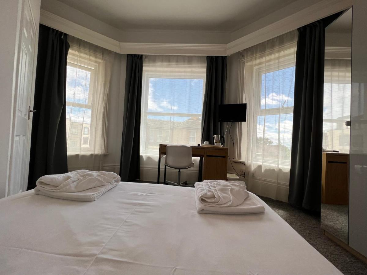 בורנמות' Capital One Hotel מראה חיצוני תמונה