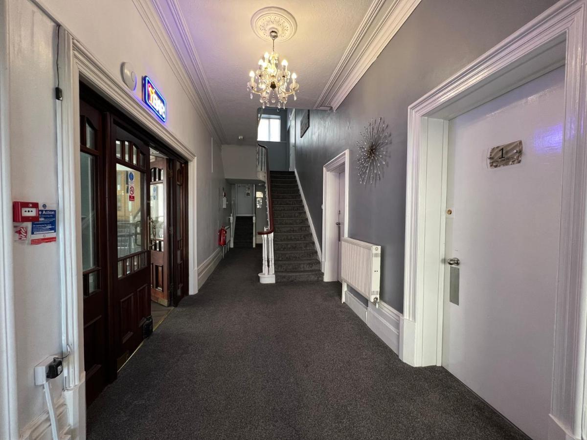 בורנמות' Capital One Hotel מראה חיצוני תמונה